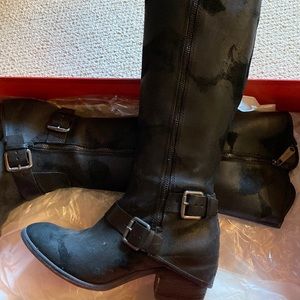 Donald Pliner black western style boots. Below the knee.